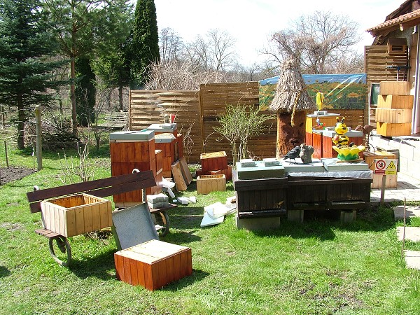 Inspekční prohlídky včelstev 14.4.2013